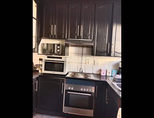 3 BEDROOM TOWNHOUSE FOR SALE IN REWLATCH